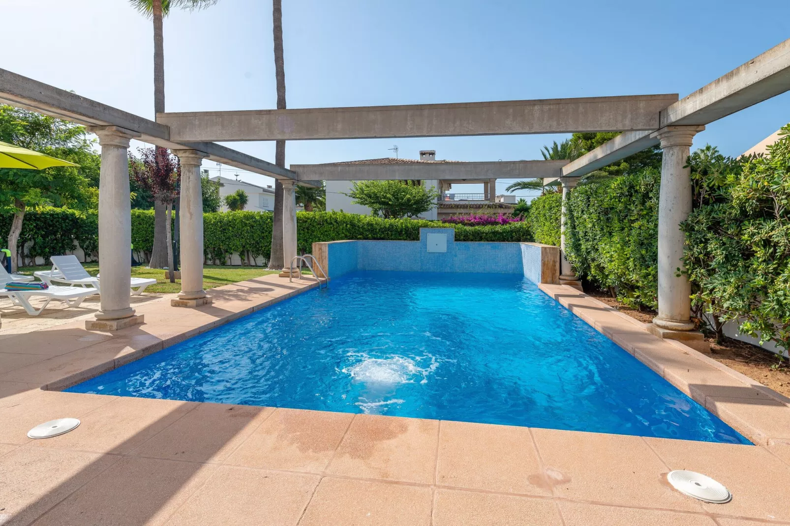 Estrel-Exterior summer