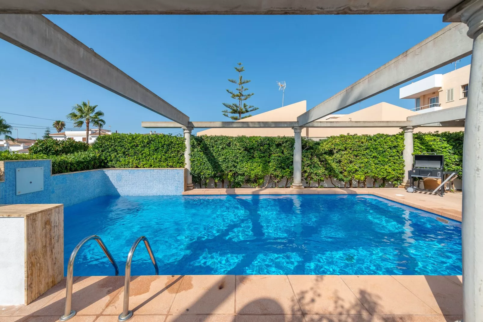 Estrel-Exterior summer