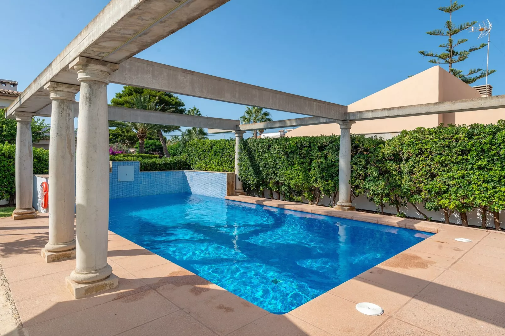 Estrel-Exterior summer