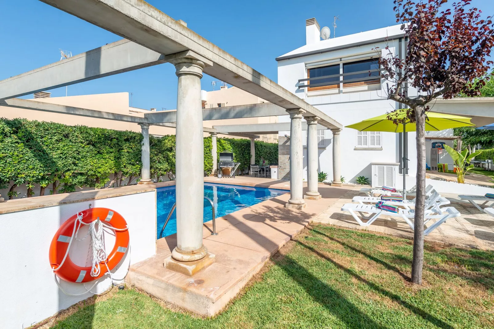 Estrel-Exterior summer