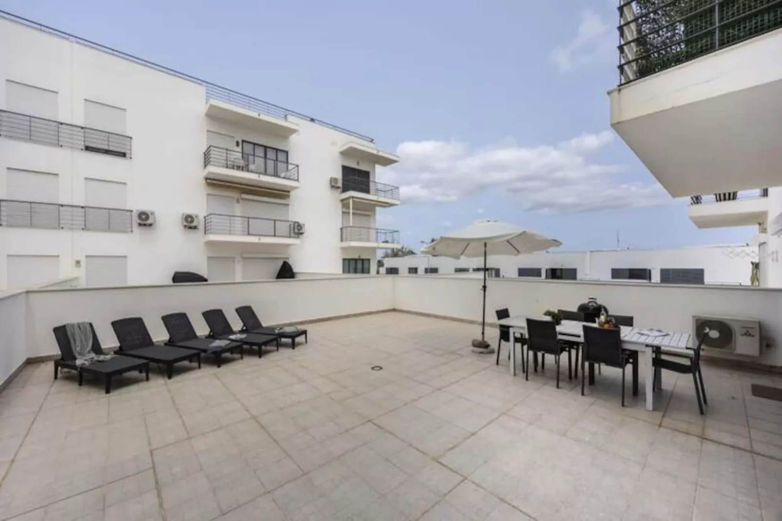 Art-inspired Modern Apartment T3-Non tagué