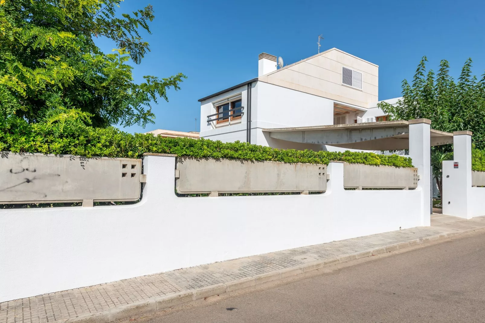 Estrel-Exterior summer