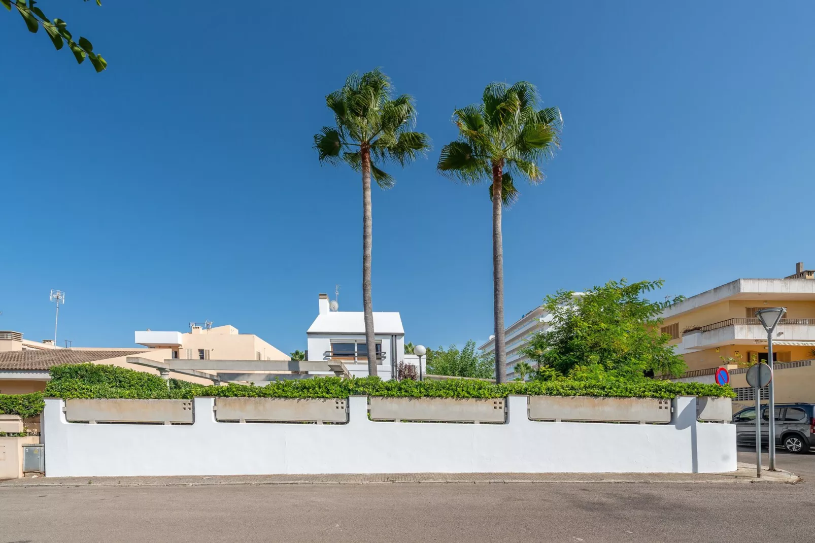 Estrel-Exterior summer