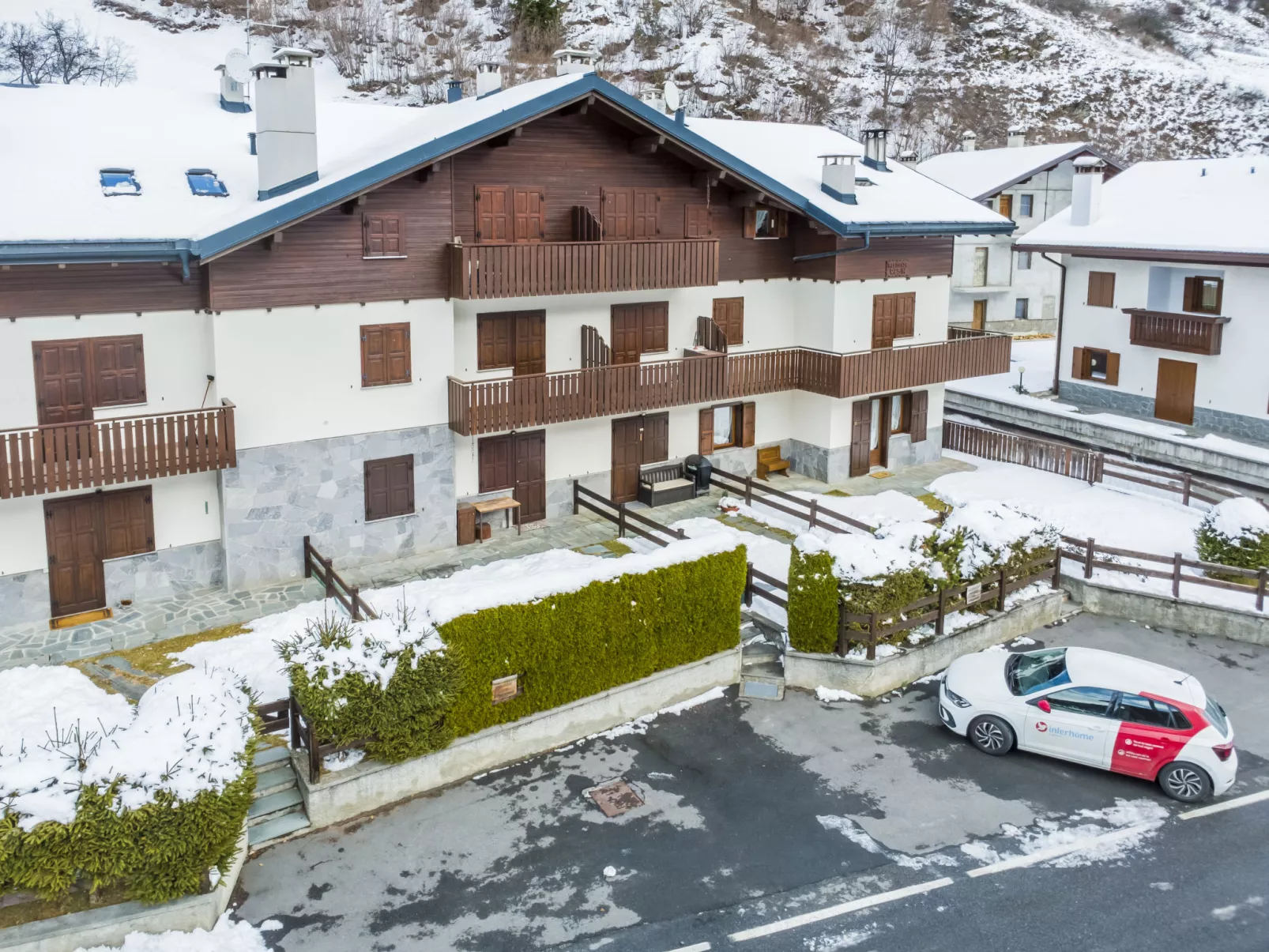 The Silent Sylva-Draußen