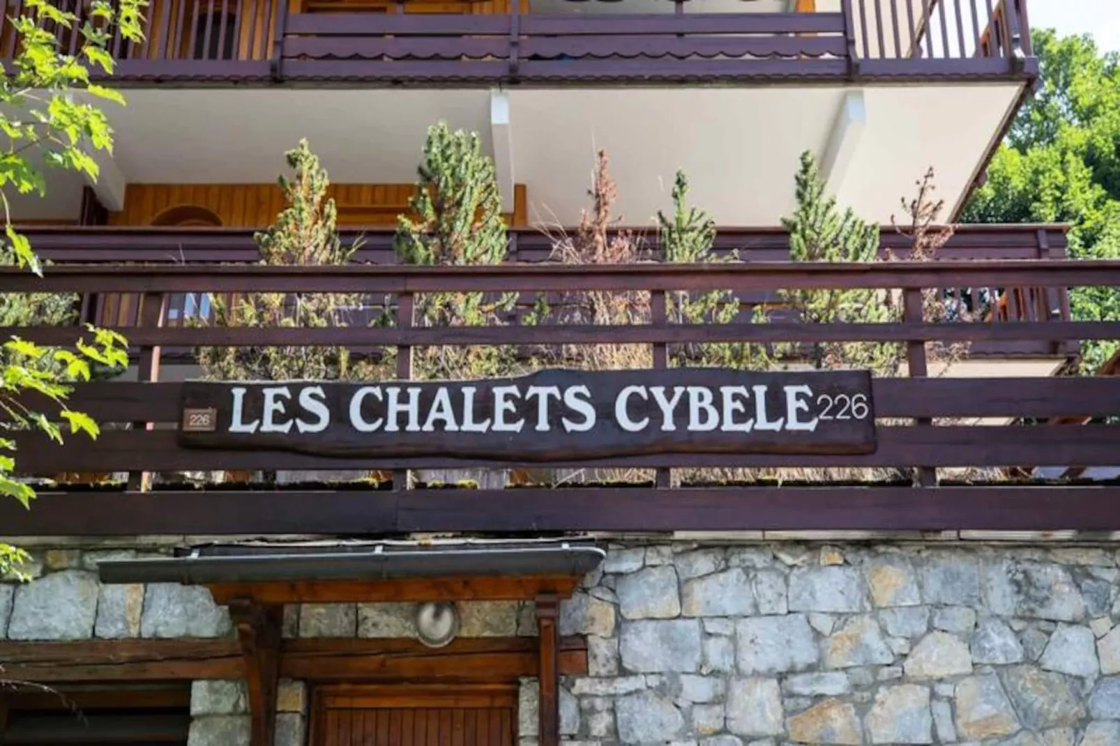 Cybeles 8 - Untagged