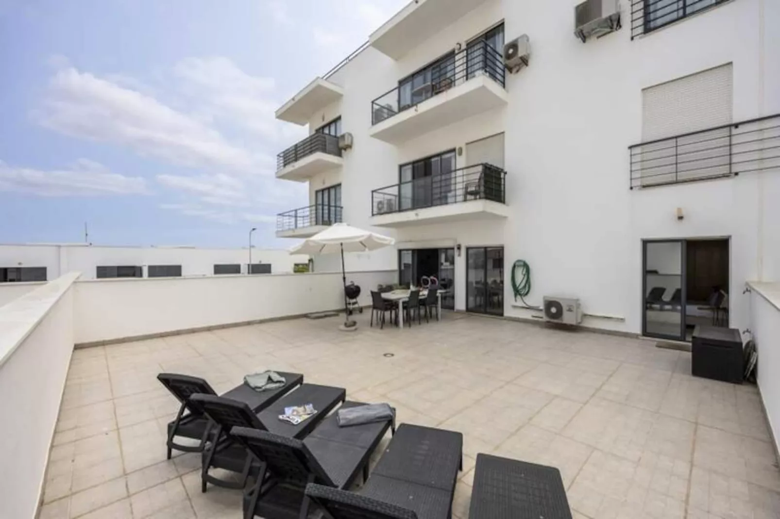 Art-inspired Modern Apartment T3-Non tagué