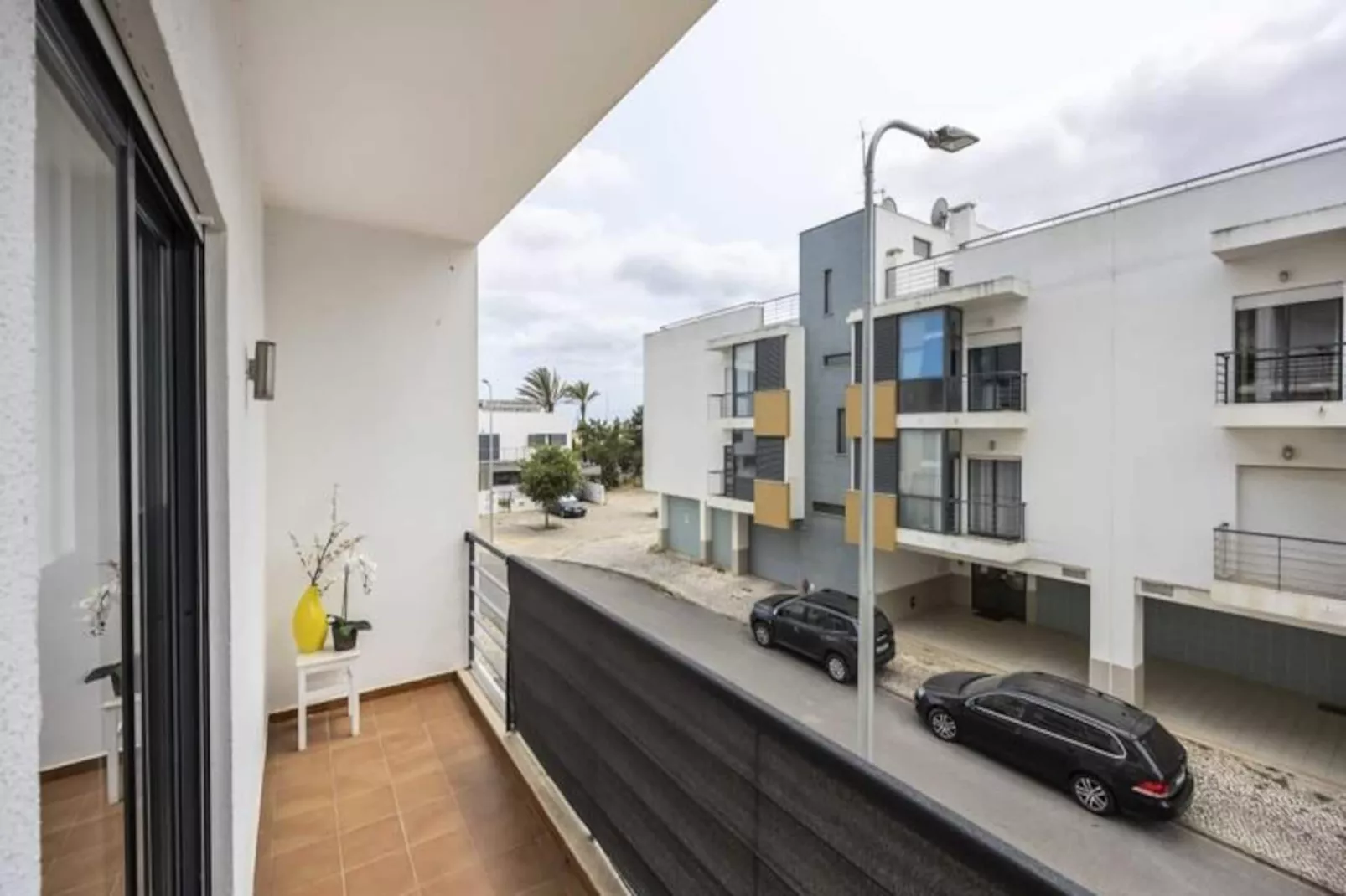 Artistic And Stylish Apartment-Non tagué