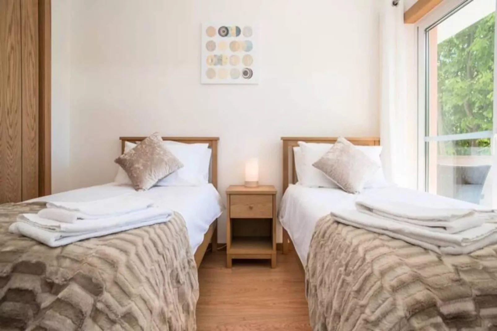 Central Modern 2-bed Apartment Arma&ccedil;&atilde;o De Pera-Nicht zugeordnet