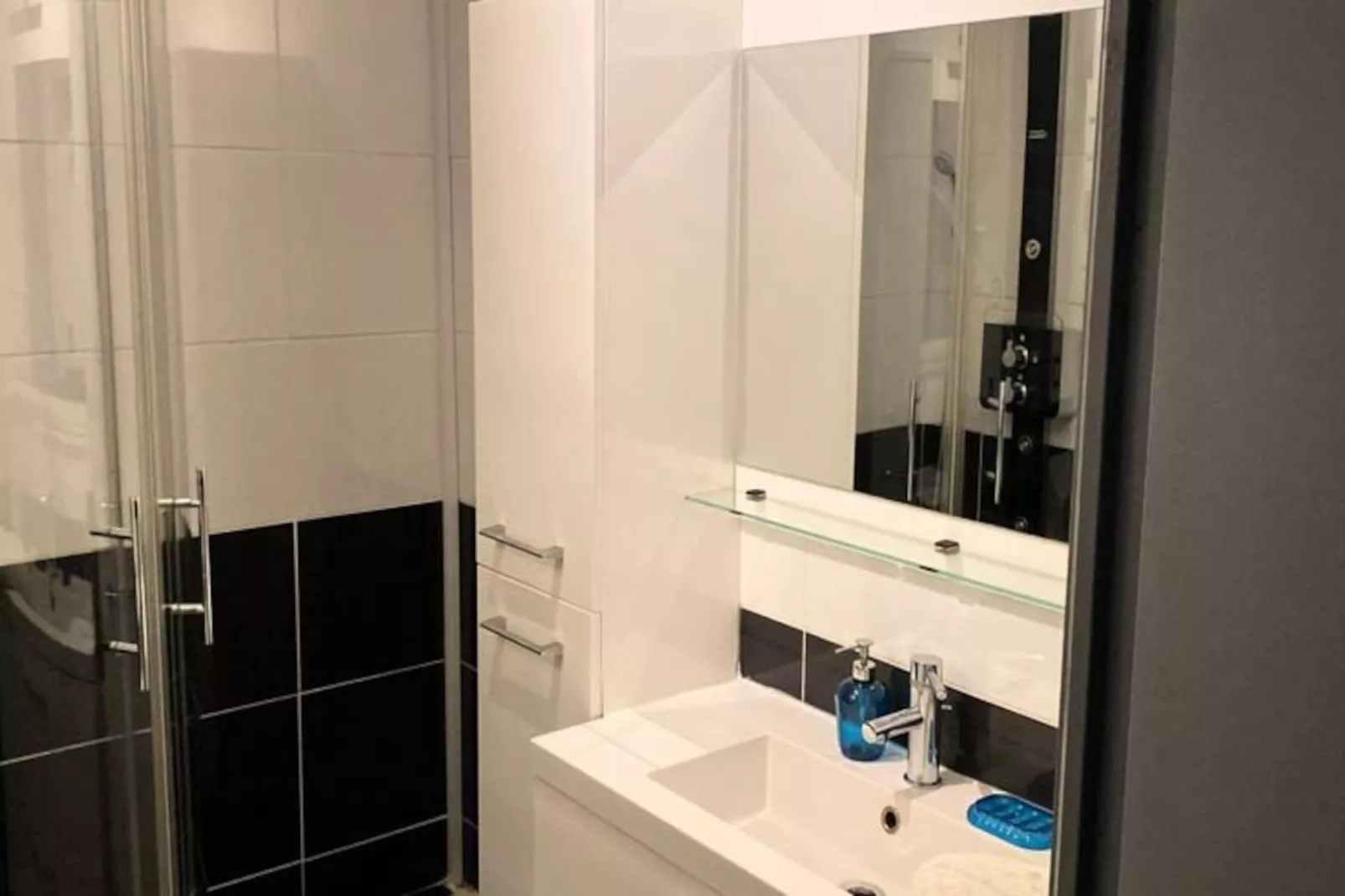 Beau T2 Bis Traversant Idéalement Situé-Nicht zugeordnet