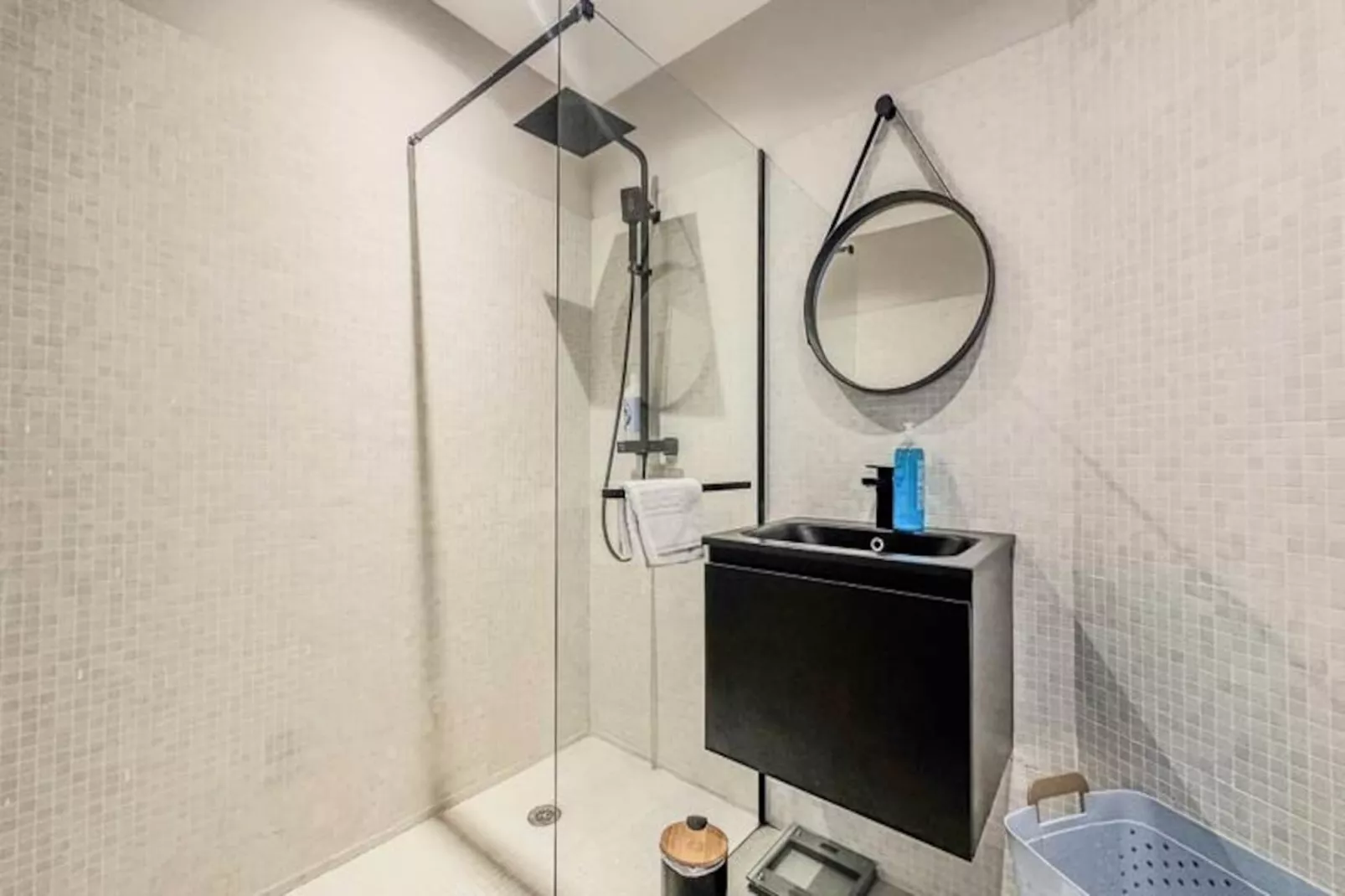 | Le Notre Dame 🎈 - Untagged