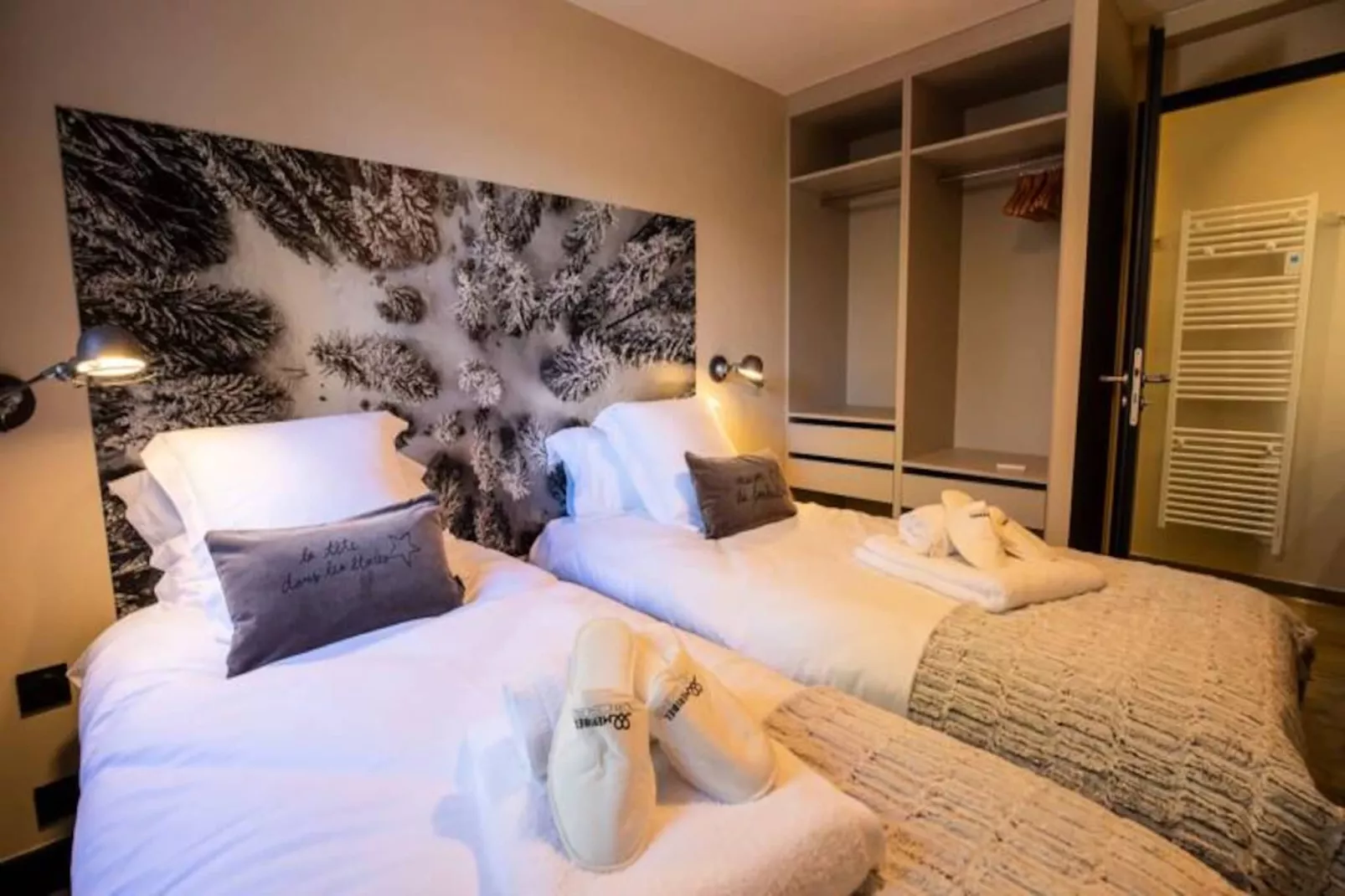 Chalet Chebi-Untagged