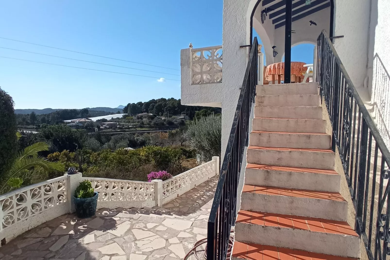 La Serella-Landing