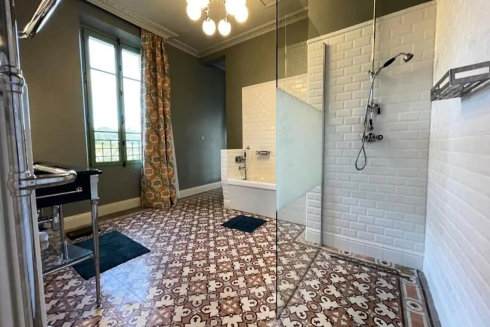 Magnifique Maison Bourgeoise R&eacute;nov&eacute;e Avec &eacute;l&eacute;gance Et Style Art D&eacute;co-Untagged