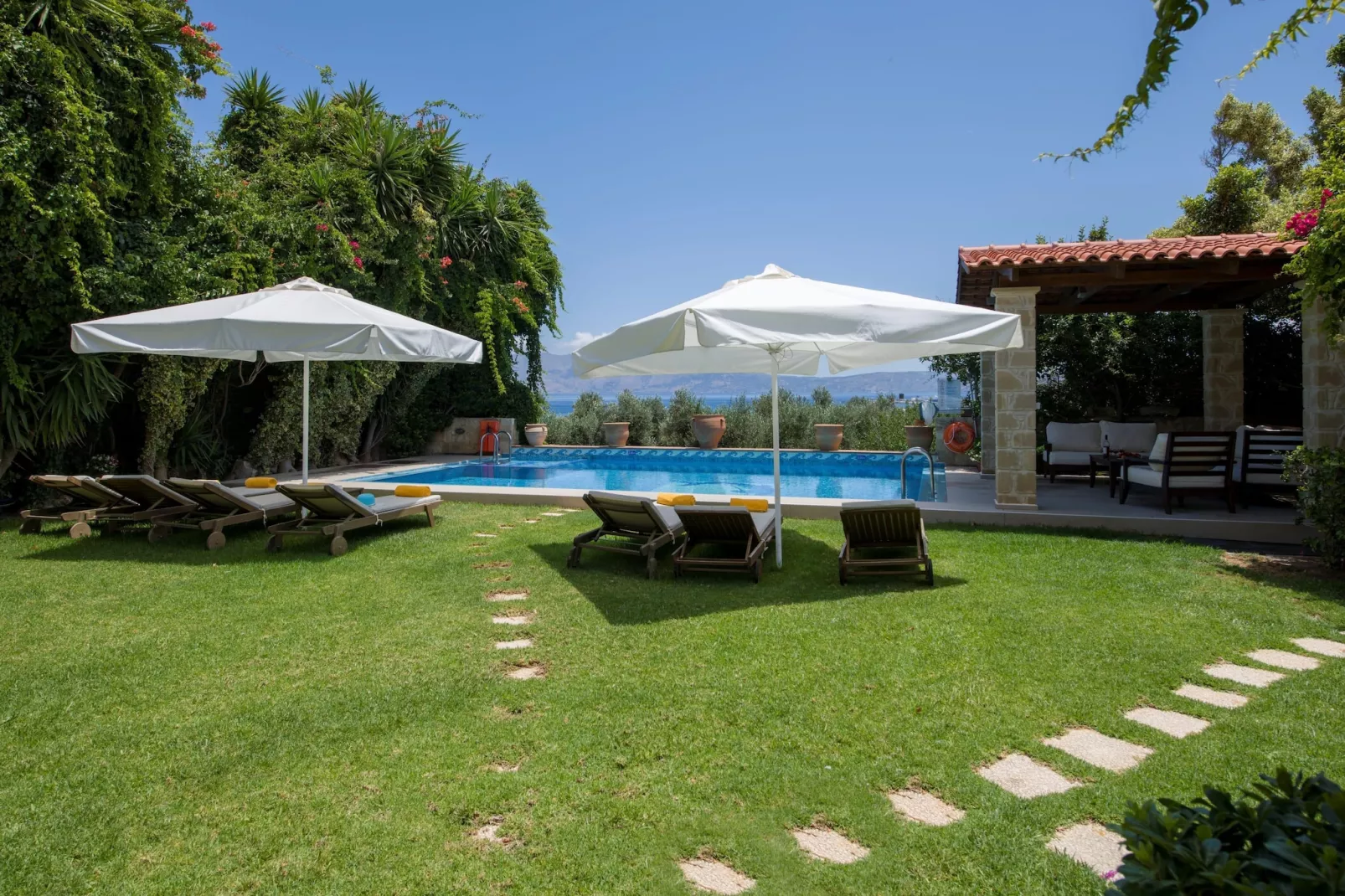 Villa Arhontariki 5prs-Garten Sommer