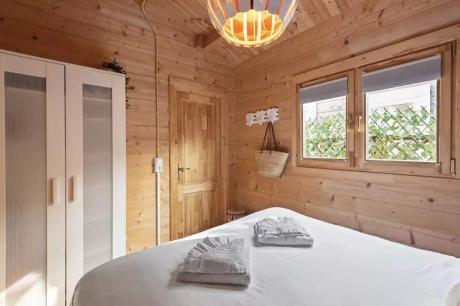 The Sea Lodge-Non tagué