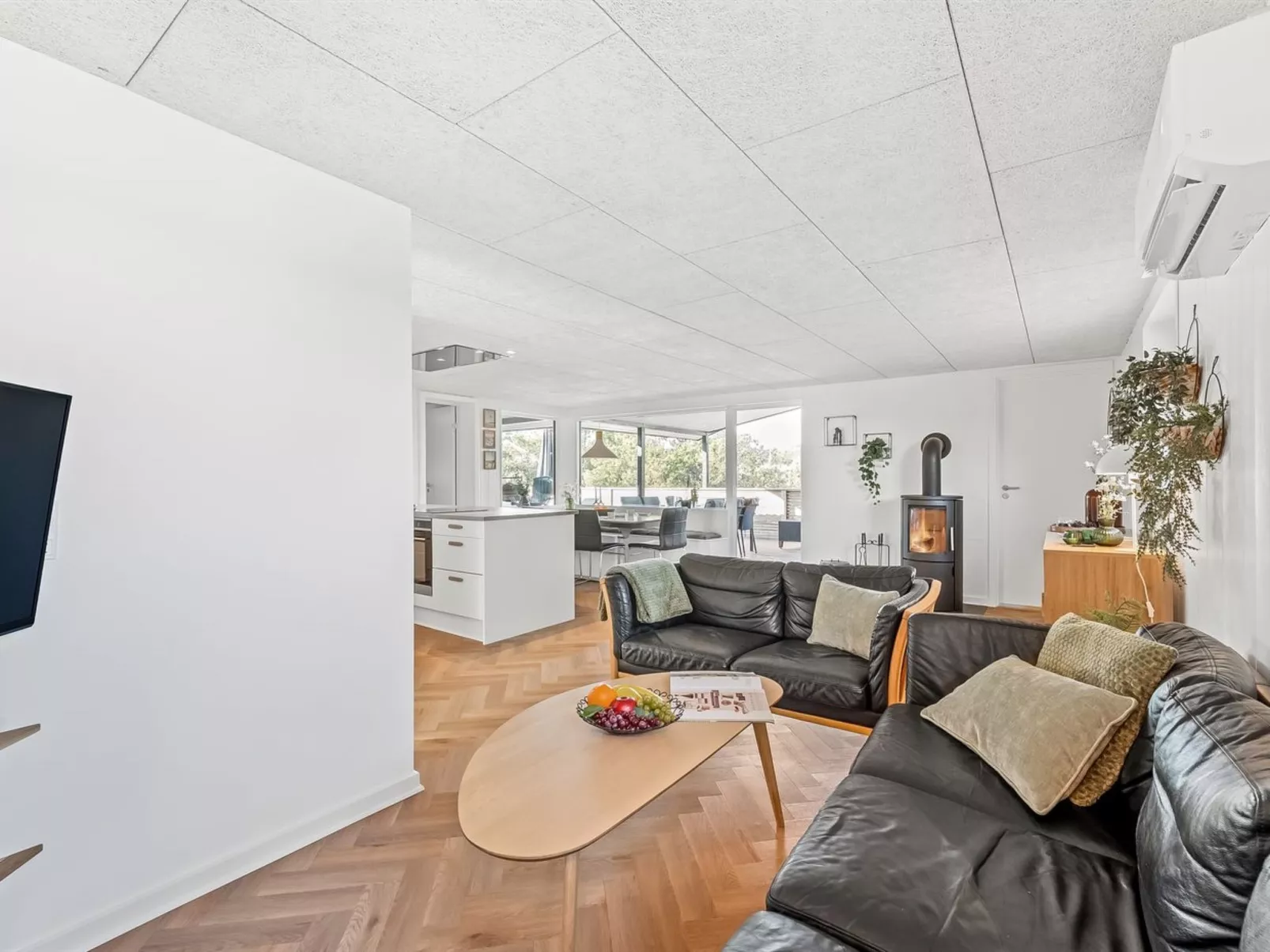 "Bela" -  from the sea-Inside