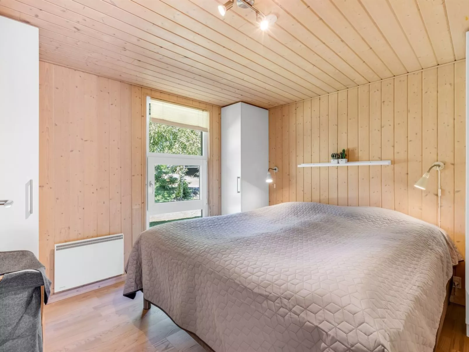 "Arny" - 1.5km from the sea-Inside