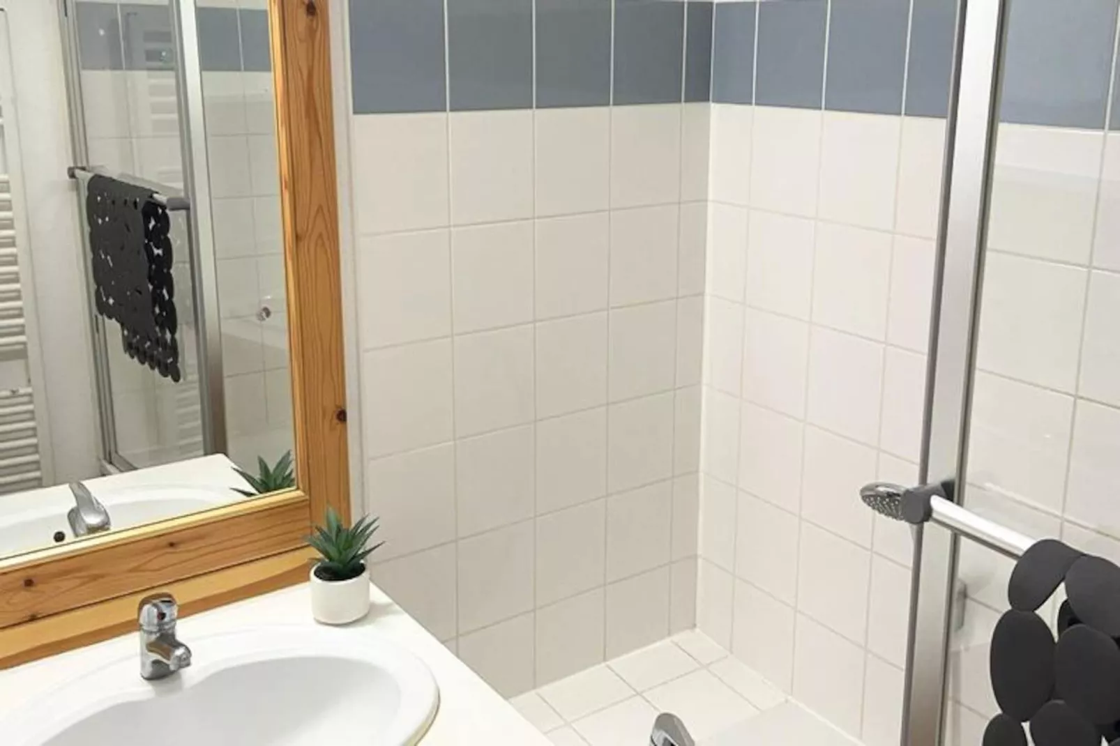 Les Chalets De Superd Dauphinelle-Untagged