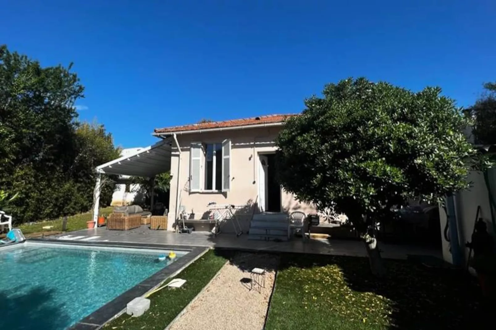 Résidence Maison De Vacances Au Centre-ville D'antibes Avec Piscine Priv&eacute;e-Untagged