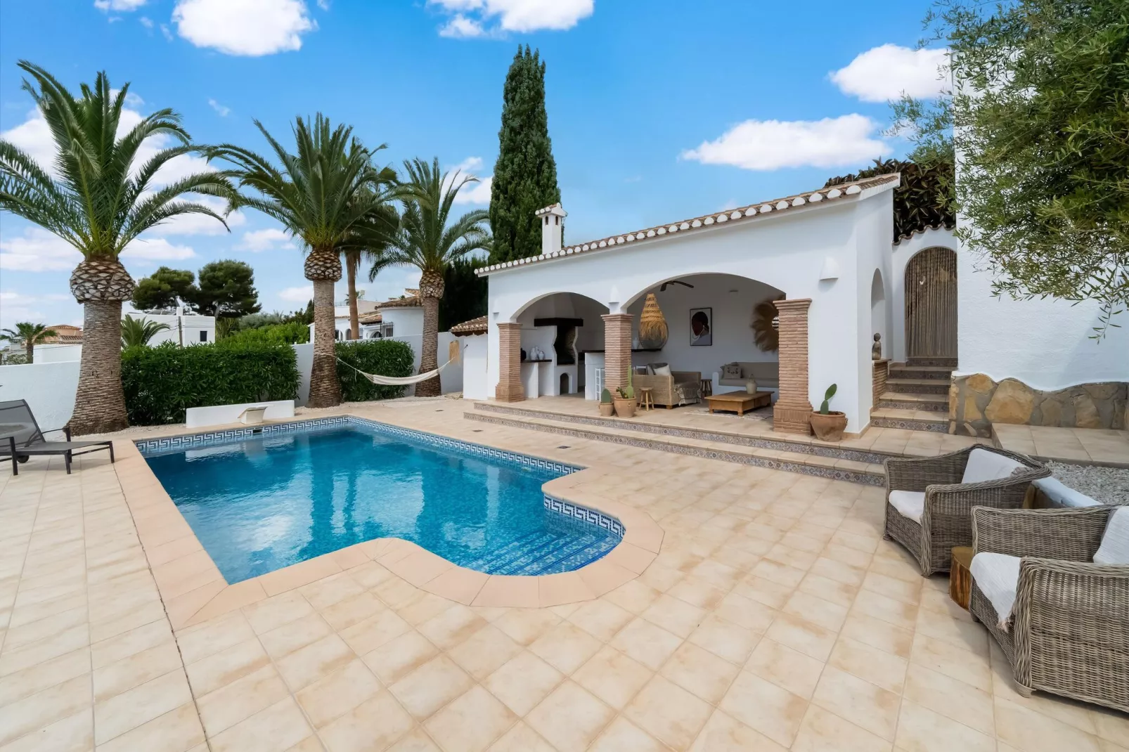 El Paraíso-Pool