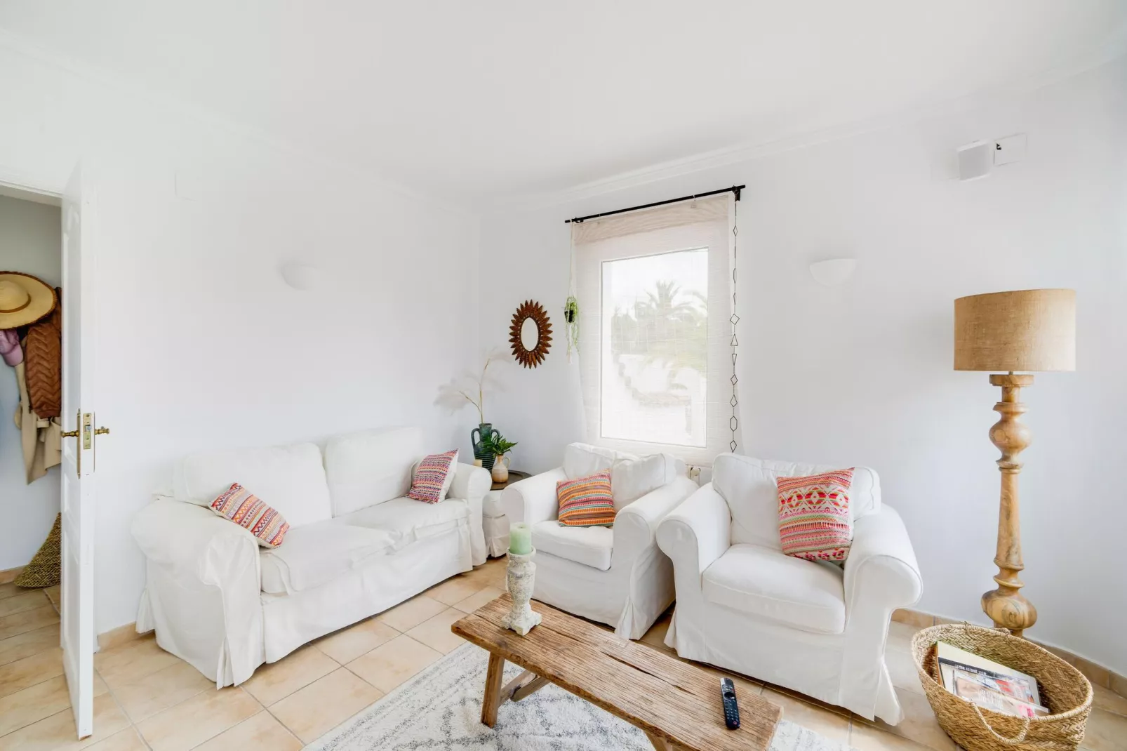 El Paraíso-Living room