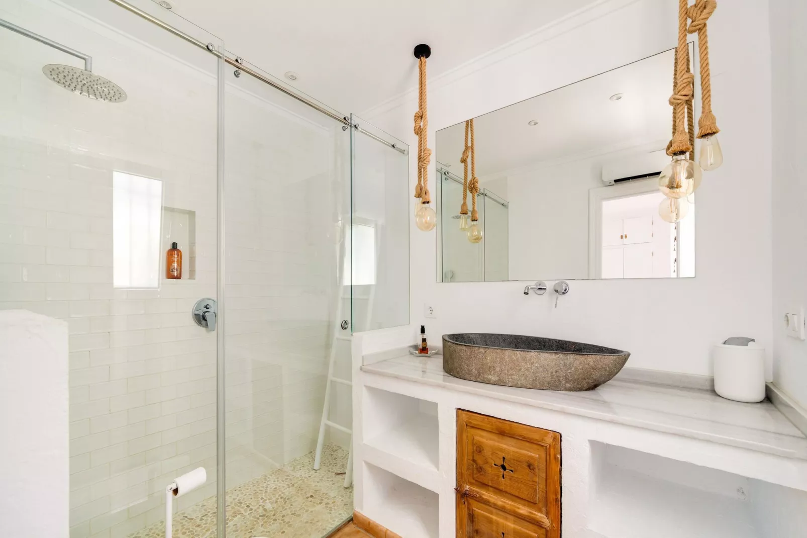 El Paraíso-Bathroom