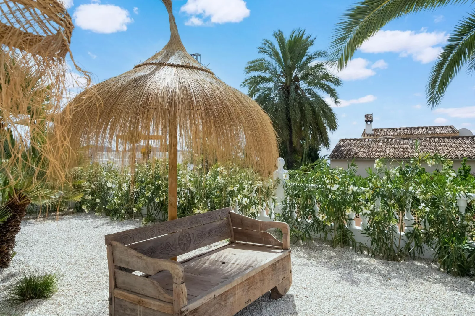 El Paraíso-Gardens summer