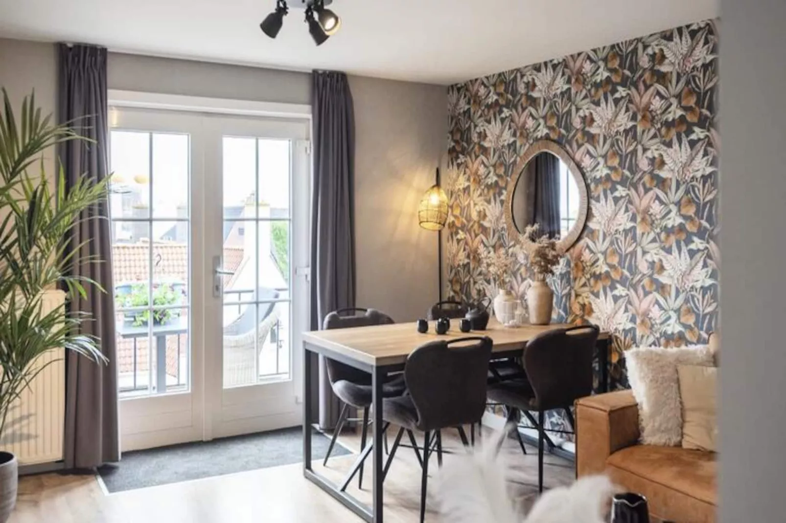 The Beach & Town Suite-Untagged