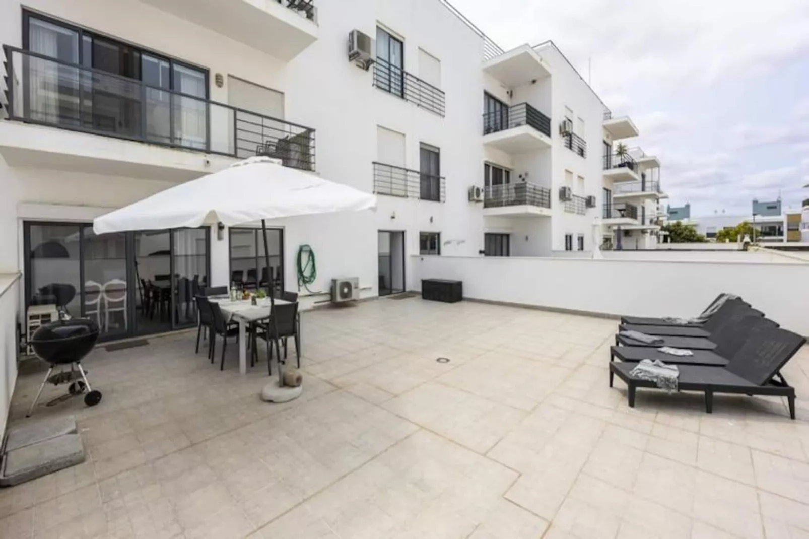 Art-inspired Modern Apartment T3-Non tagué