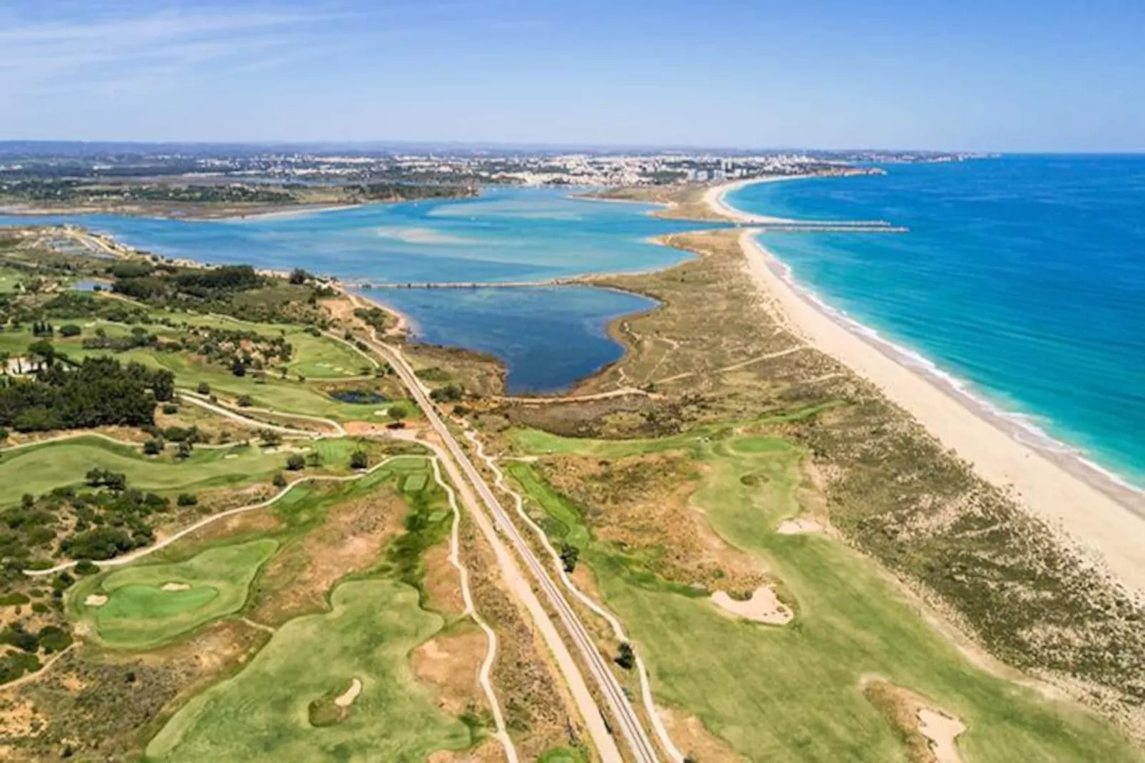 Artistic And Stylish Apartment-Non tagué