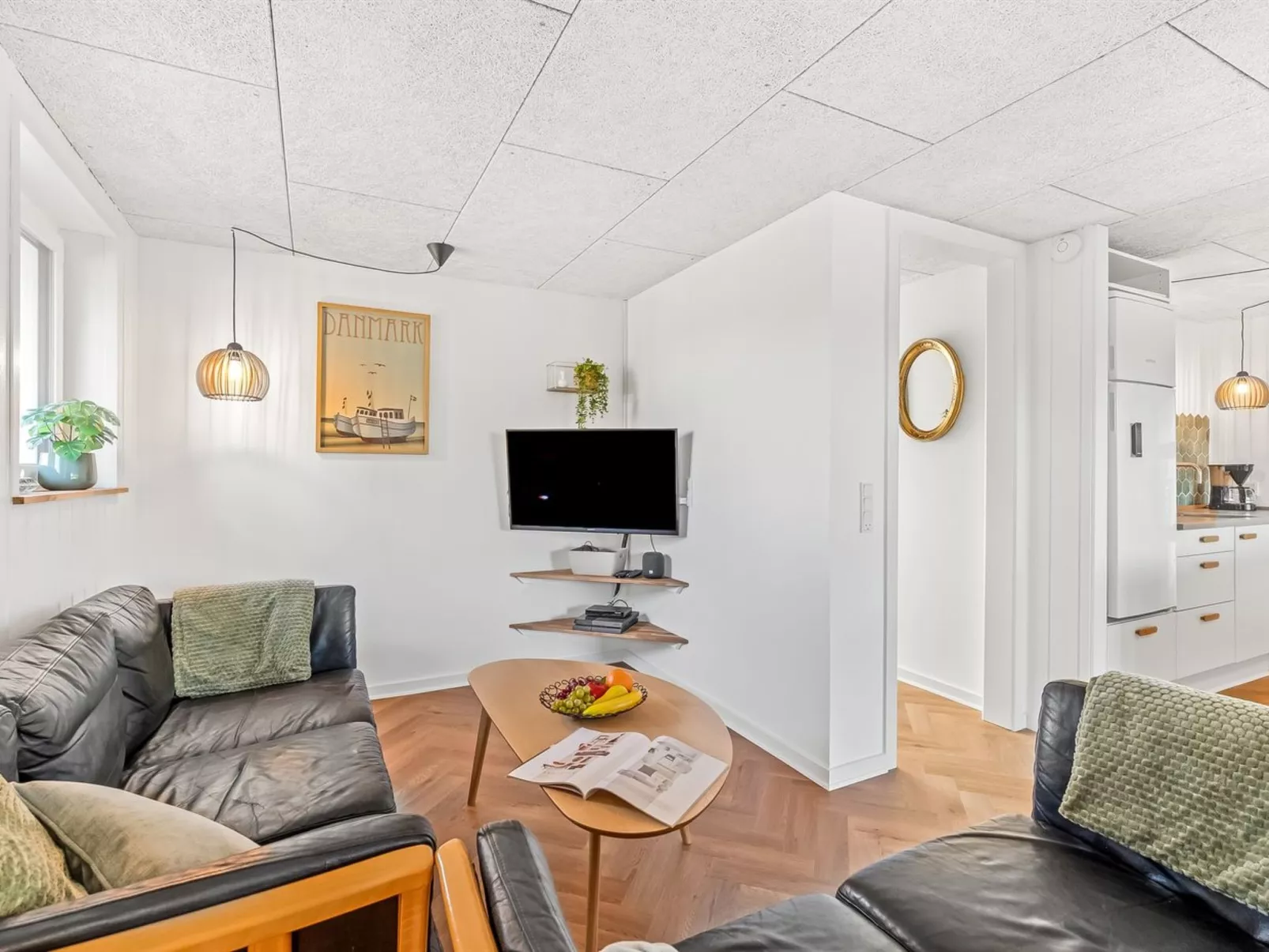 "Bela" -  from the sea-Inside