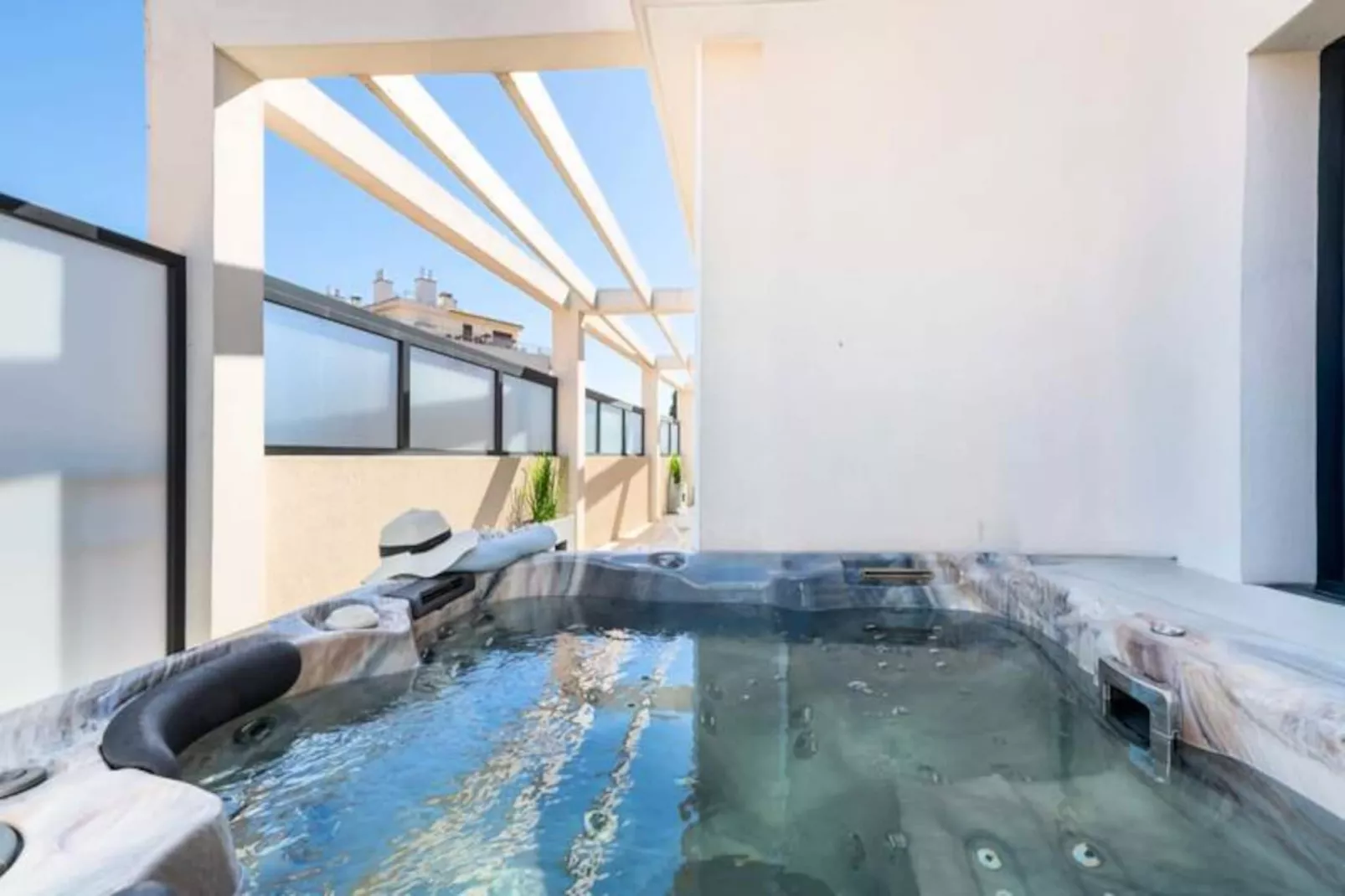 Résidence 4p Rooftop Avec Jacuzzi & Parking, Cannes-Nicht zugeordnet