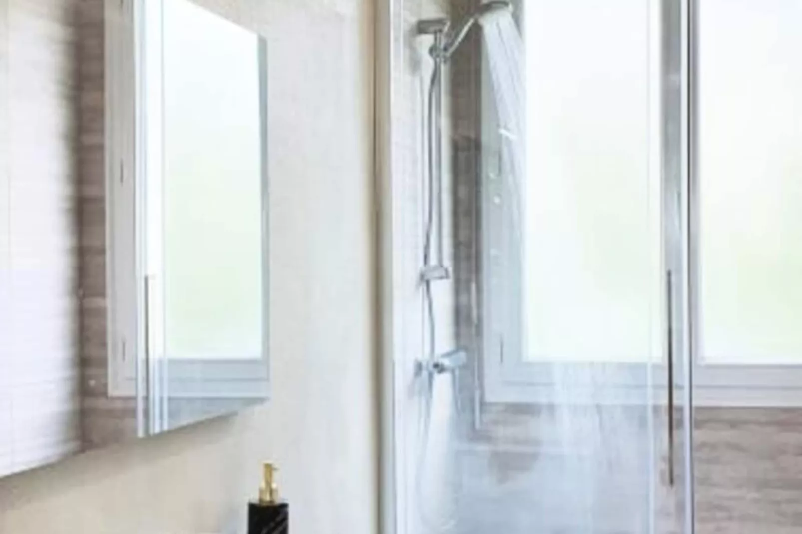 🦋 The Butterfly - Standing ****-Nicht zugeordnet