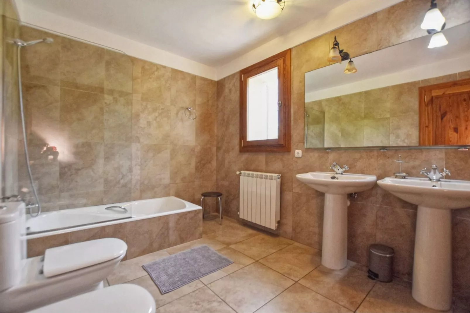 Pla de Ses Rotes-Badezimmer