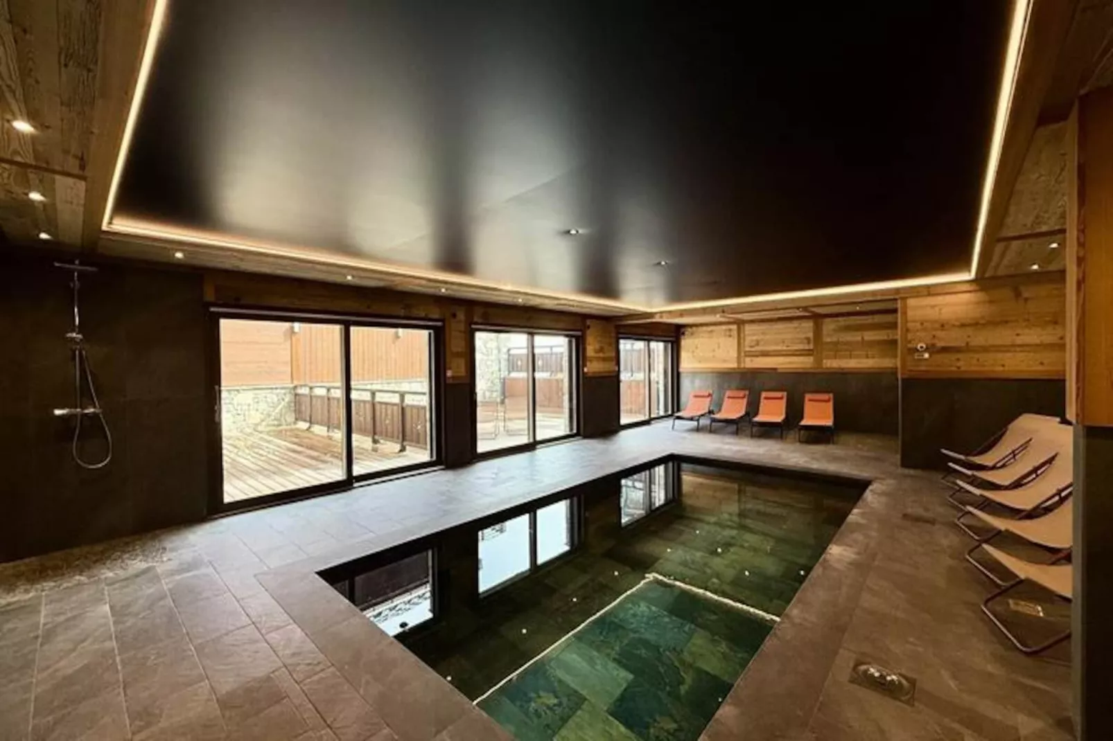 Résidence Complexe Aiguilles-Untagged