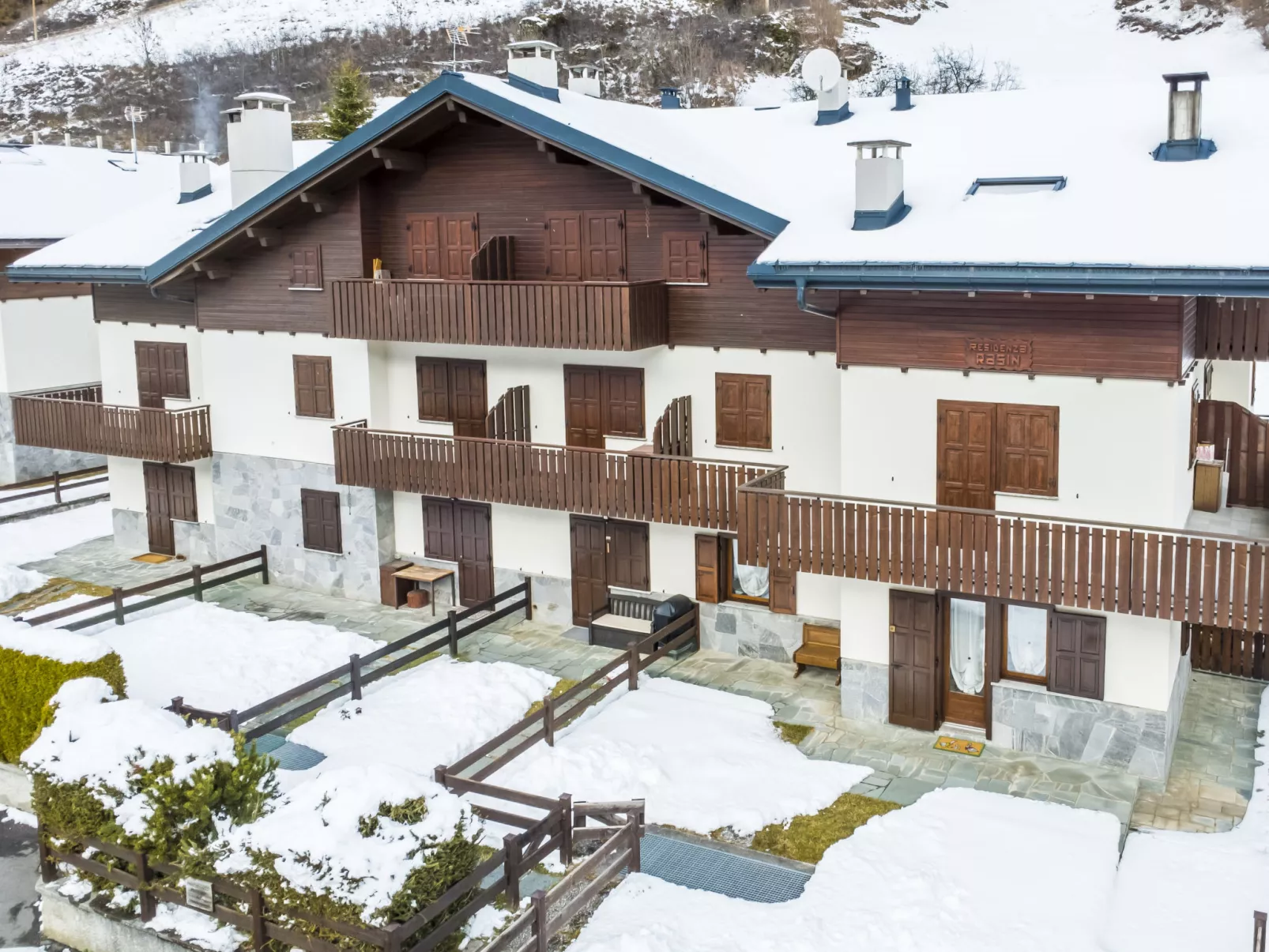 The Silent Sylva-Draußen