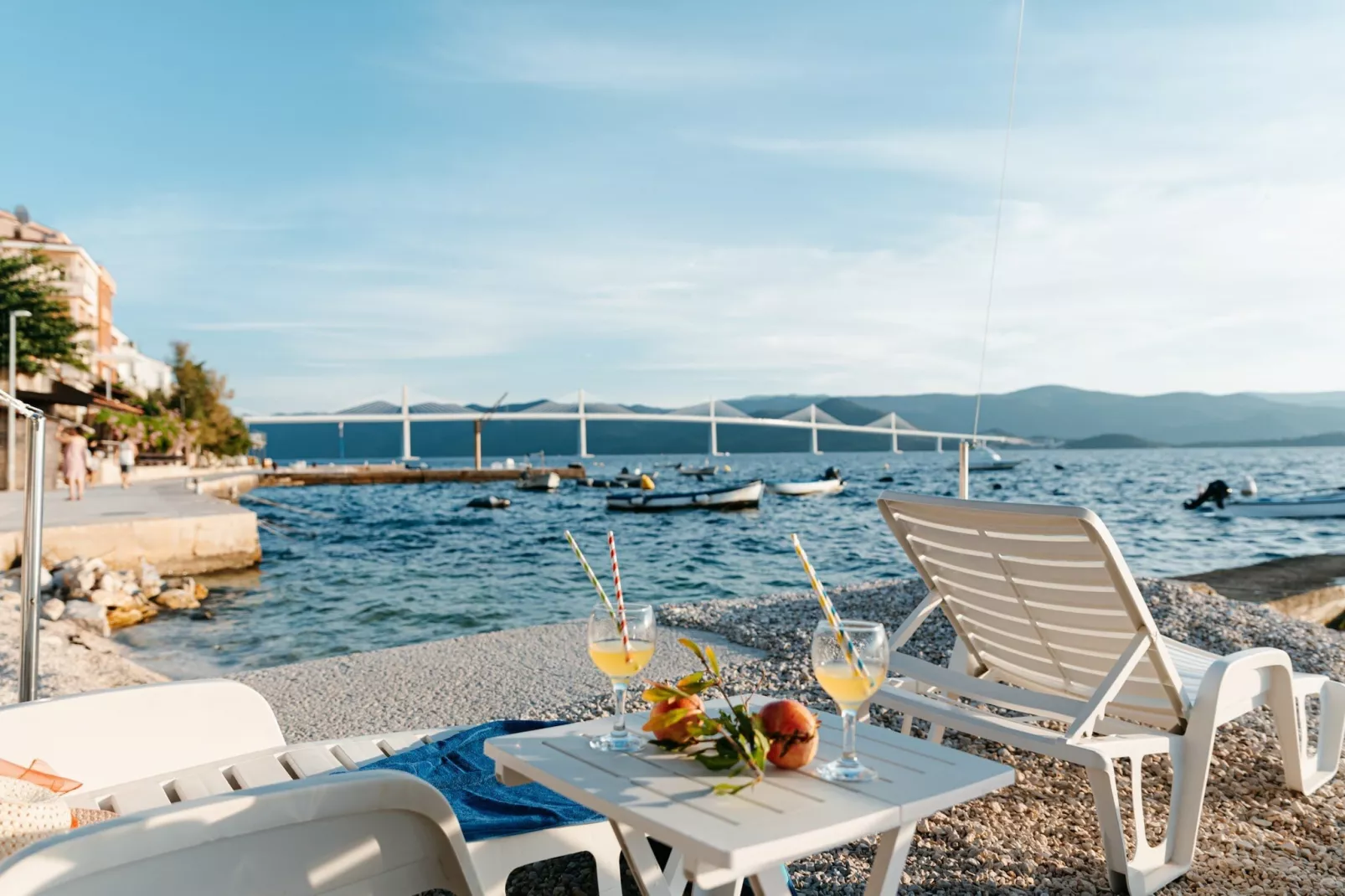 Apartments Dragobratović - Superior One Bedroom  Apartment with  Balcony and Side Sea View (Apartment 4)-Ambiente