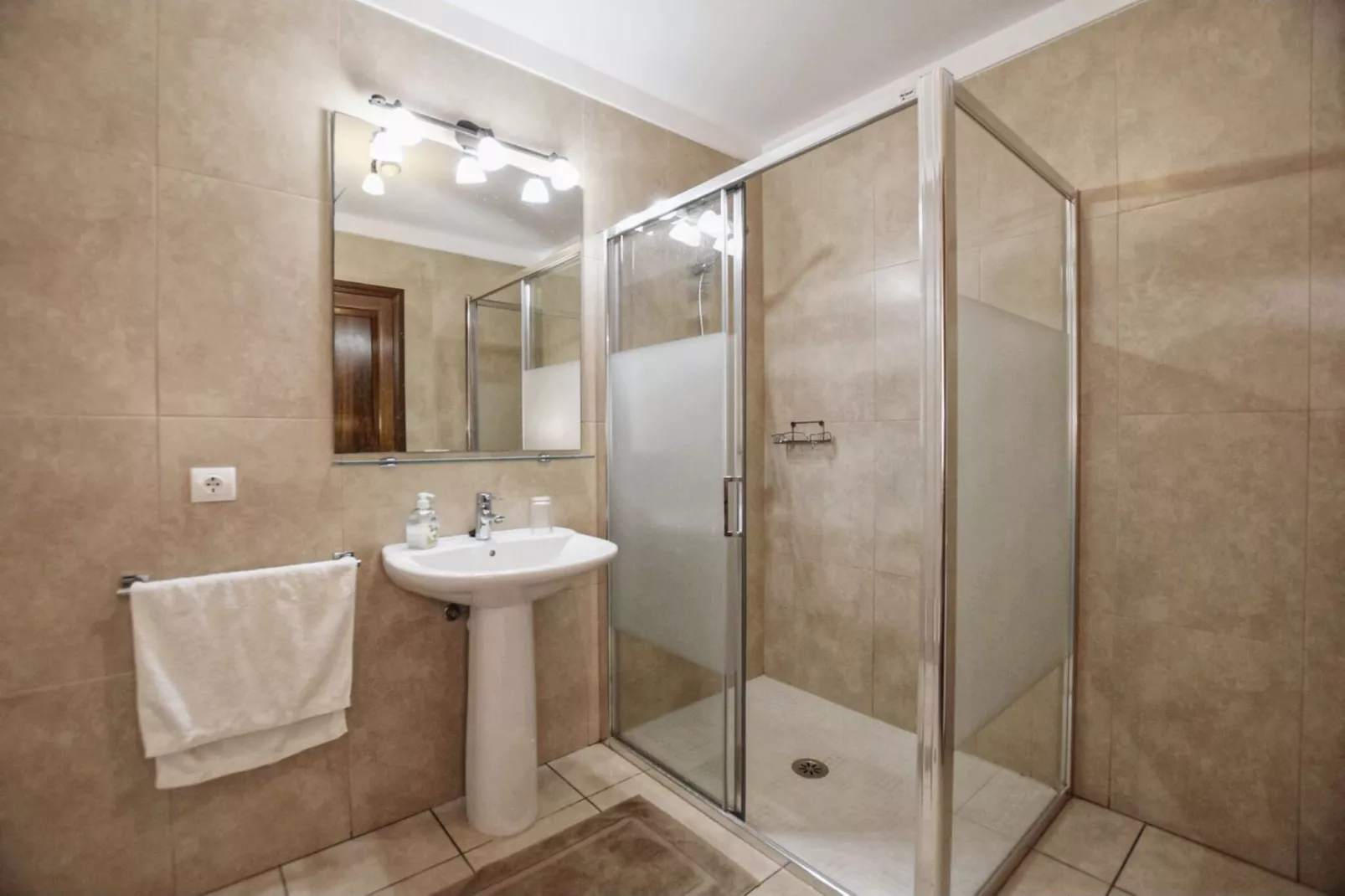 Sastre Blanquer-Bathroom