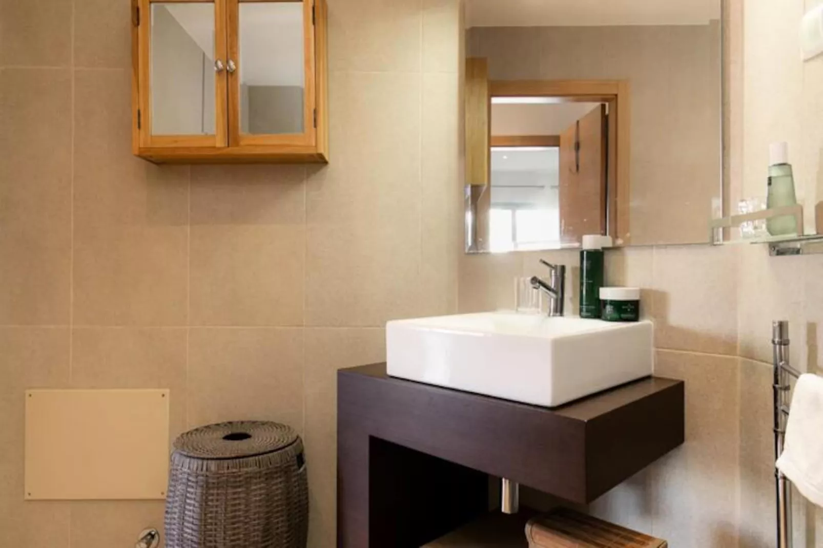 Apartment Henri-Non tagué