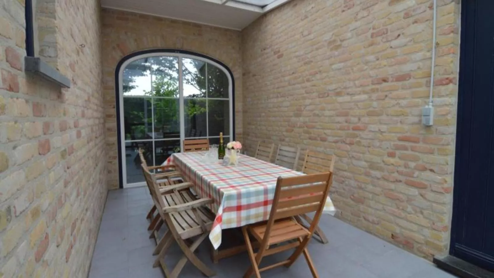 Frontzate-Recreation room