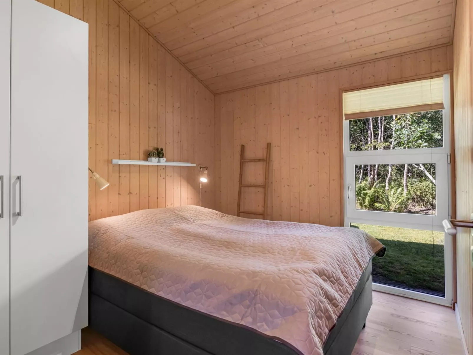 "Arny" - 1.5km from the sea-Inside