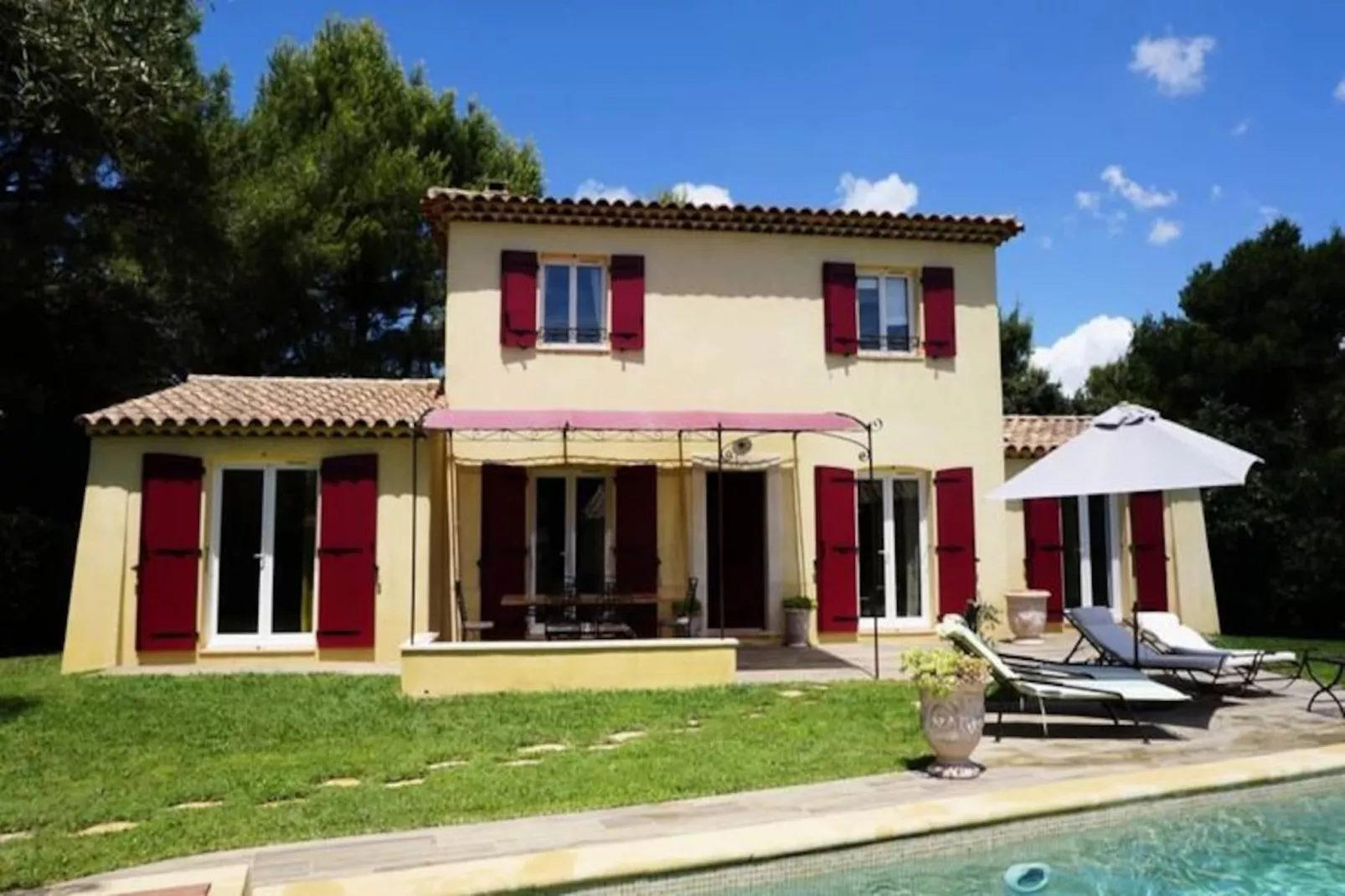 Nouveau "villa Nova"-Untagged