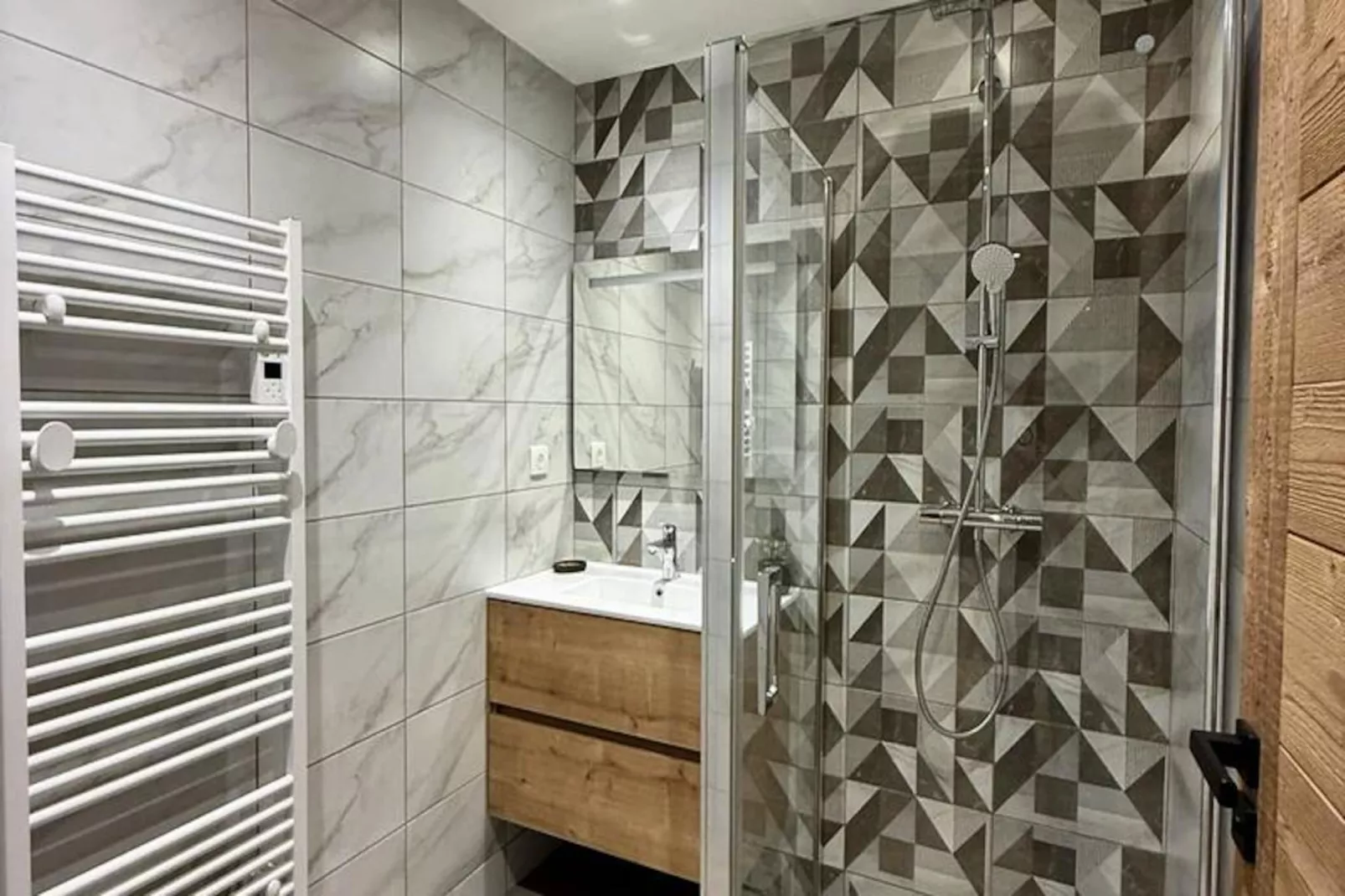 Résidence Complexe Aiguilles-Untagged