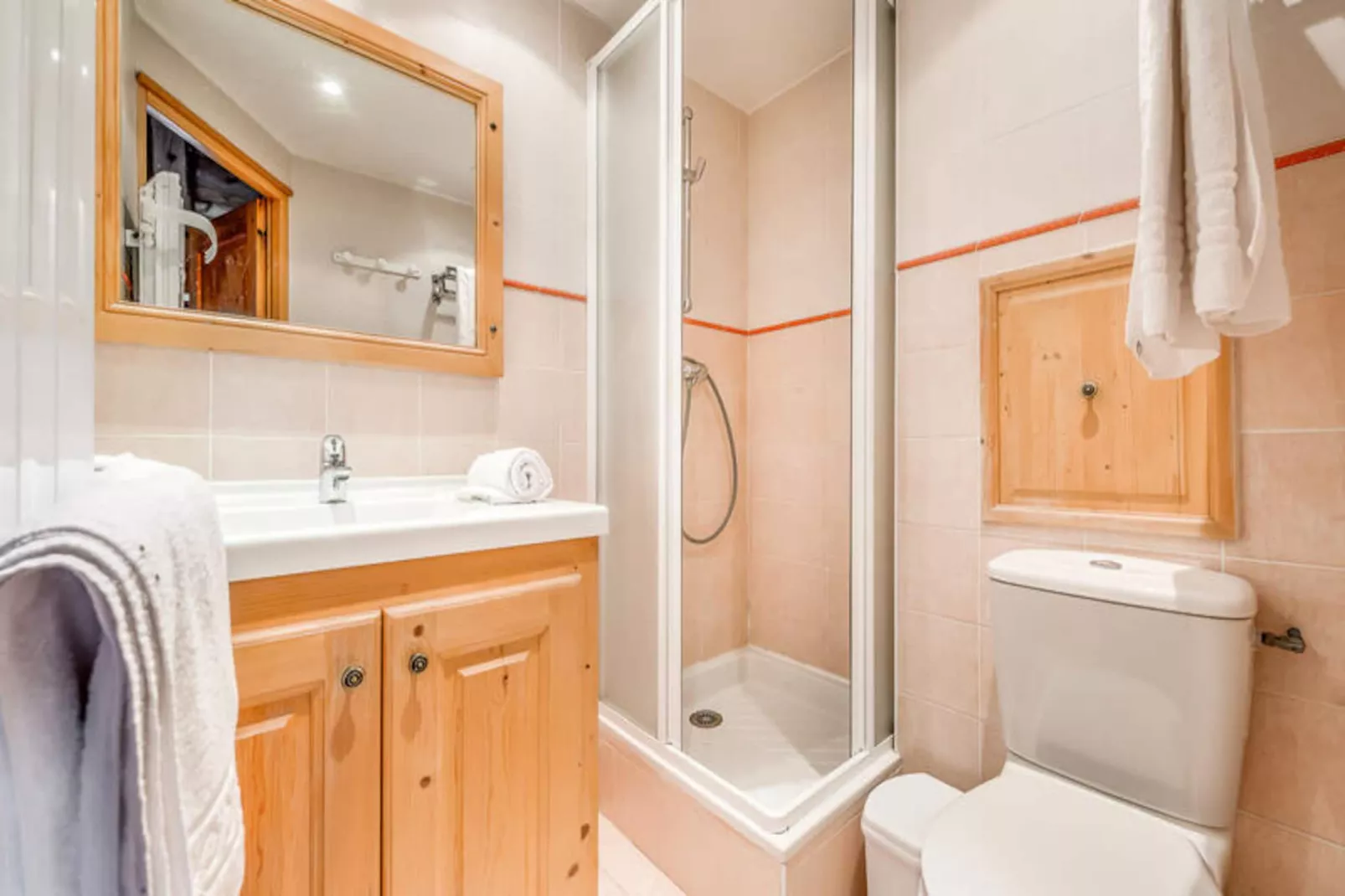 Chalet Gypaete-Untagged