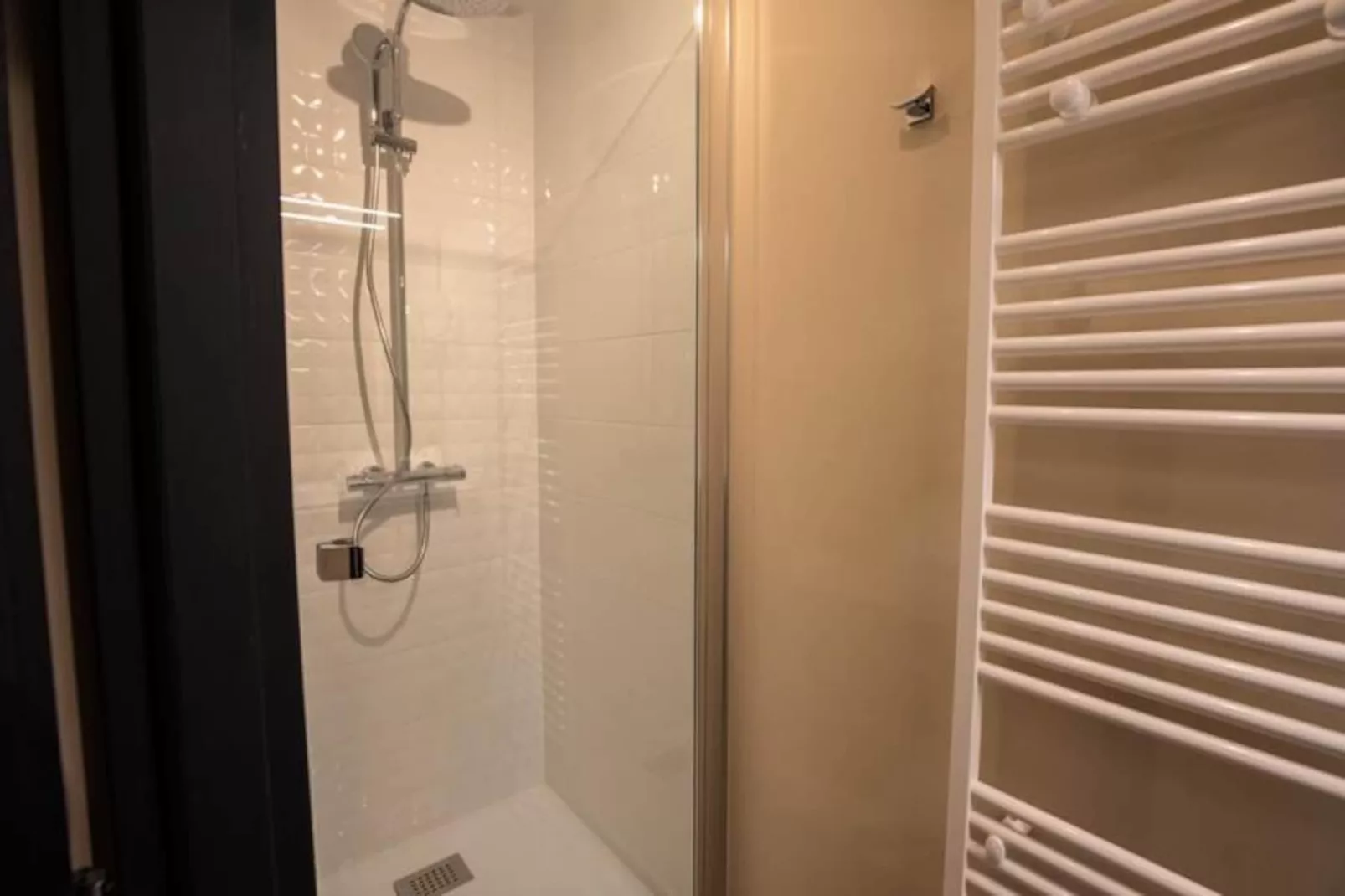 Chalet Chebi-Untagged