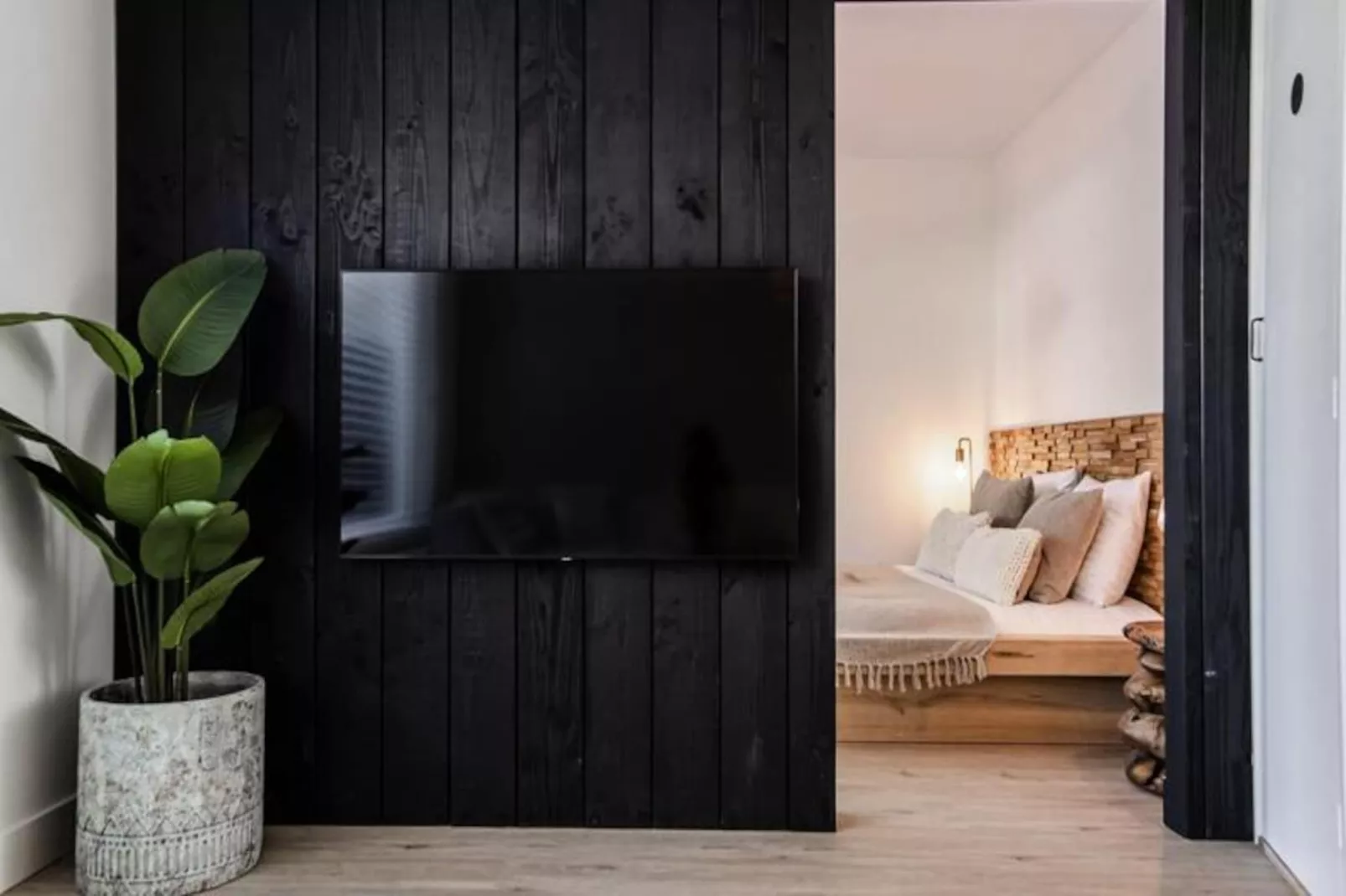 Marley&rsquo;s Beachhouse Apartment-Untagged