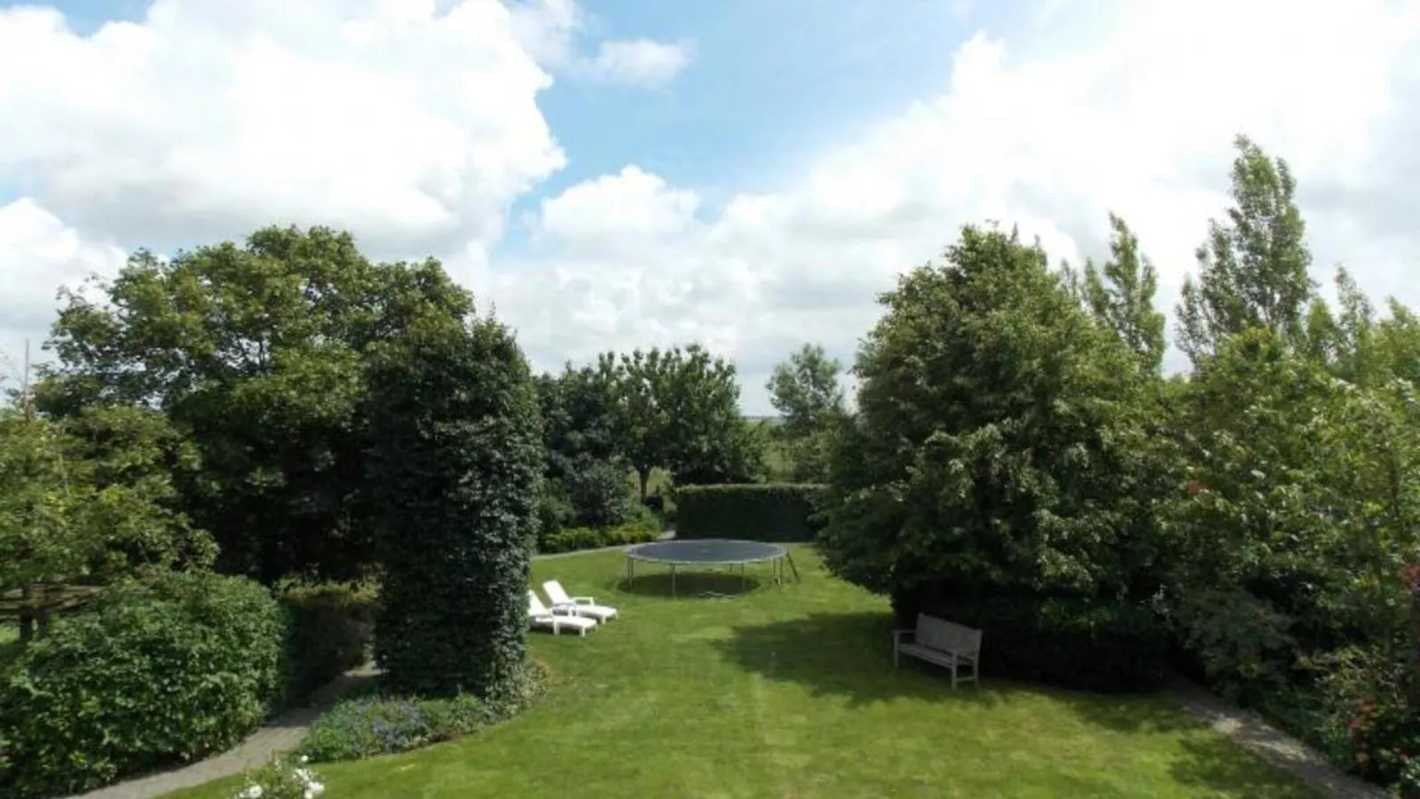 Frontzate-Gardens in summer