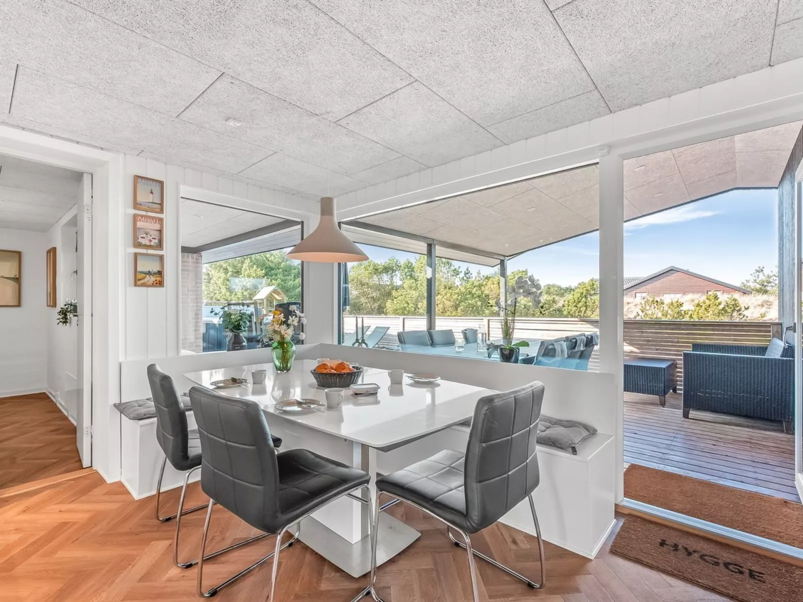 "Bela" -  from the sea-Inside