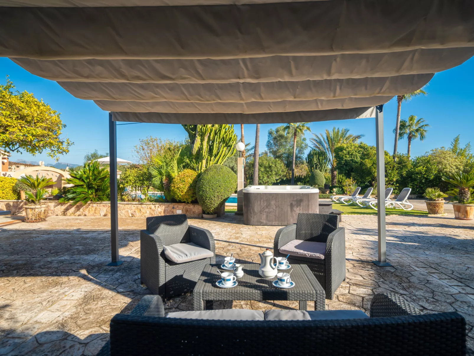 Ca Na Guerrera-Drinnen