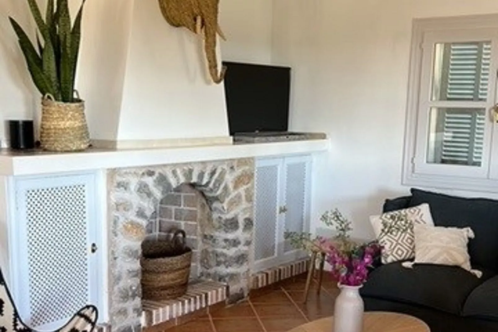 Son Drago-Living room